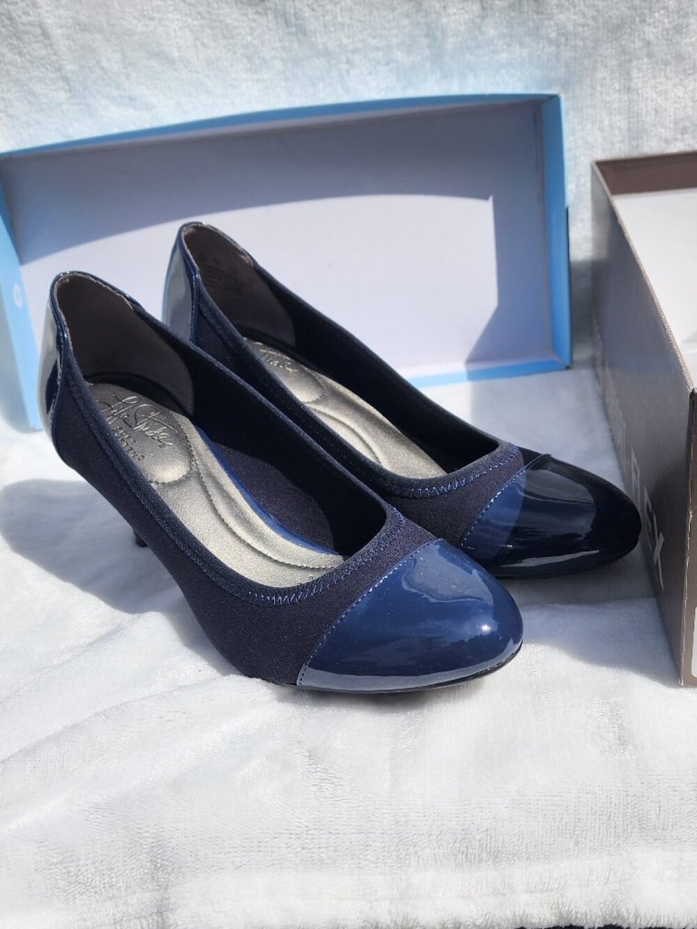 Life Stride Parigi Navy Heels